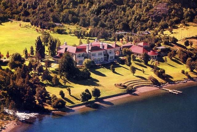 Un incendio destruyó parte de unas instalaciones del magnate británico Joe Lewis en Lago Escondido | Actualidad