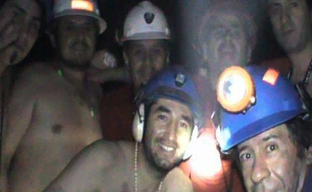 Indemnizarán con 55.000 dólares a mineros chilenos atrapados en el 2010 | Internacionales