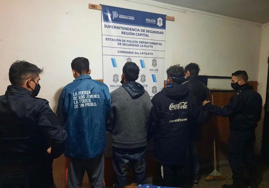 "Tengo sida": con arresto domiciliario, salió a robar e intentó morder a los policías que fueron a detenerlo | Actualidad