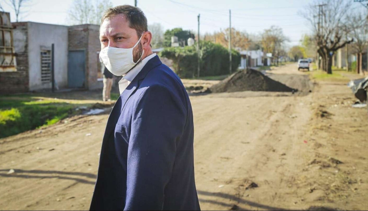 El intendente de Lincoln tiene coronavirus, lo internaron en Junín y se llevó un respirador de su municipio | Actualidad