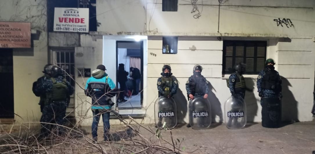 Desbaratan una red de prostitución en La Plata: 12 mujeres liberadas y 4 personas detenidas | Actualidad