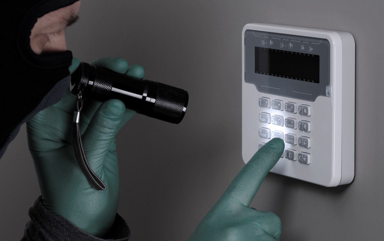 Desactivaron la alarma y robaron unos $9 millones a un local de informática | Córdoba