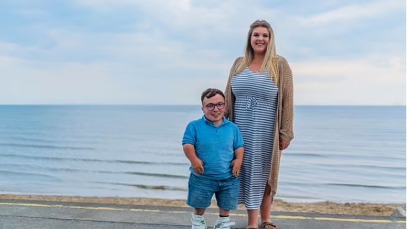 Una pareja entra en los récord Guinness por tener la mayor diferencia de altura del mundo | Internacionales