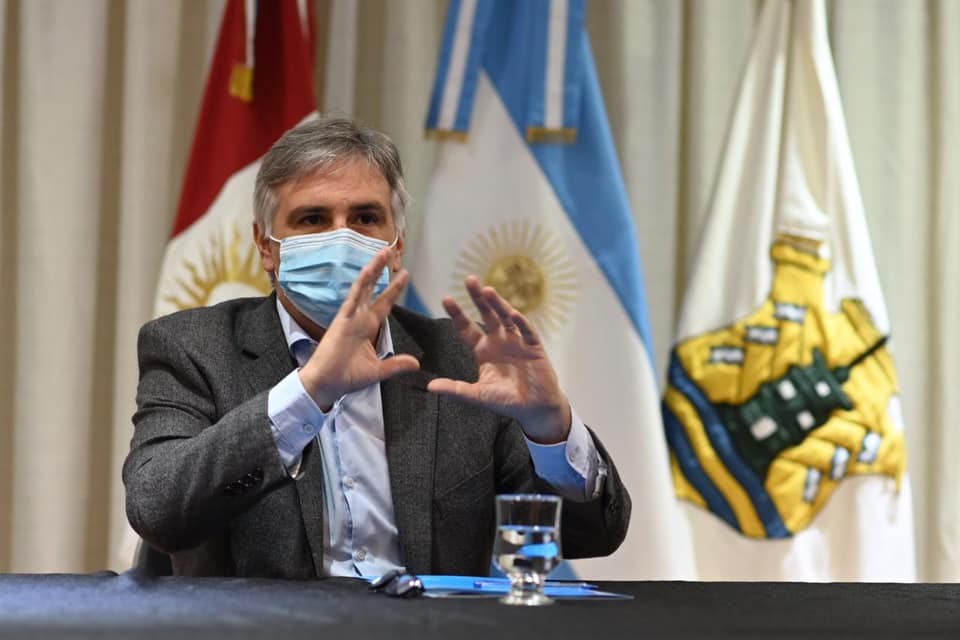 Llaryora aislado por contacto estrecho de Covid-19 | Córdoba