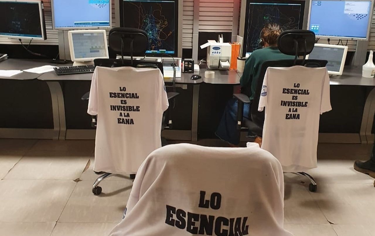 Por paro de controladores aéreos, habrá inconvenientes con los vuelos durante cuatro semanas | Actualidad