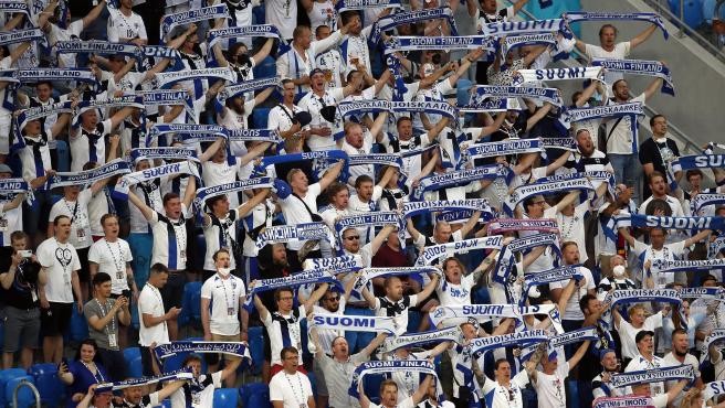 Casi 300 casos de coronavirus en espectadores finlandeses que fueron a Rusia por Eurocopa | Internacionales