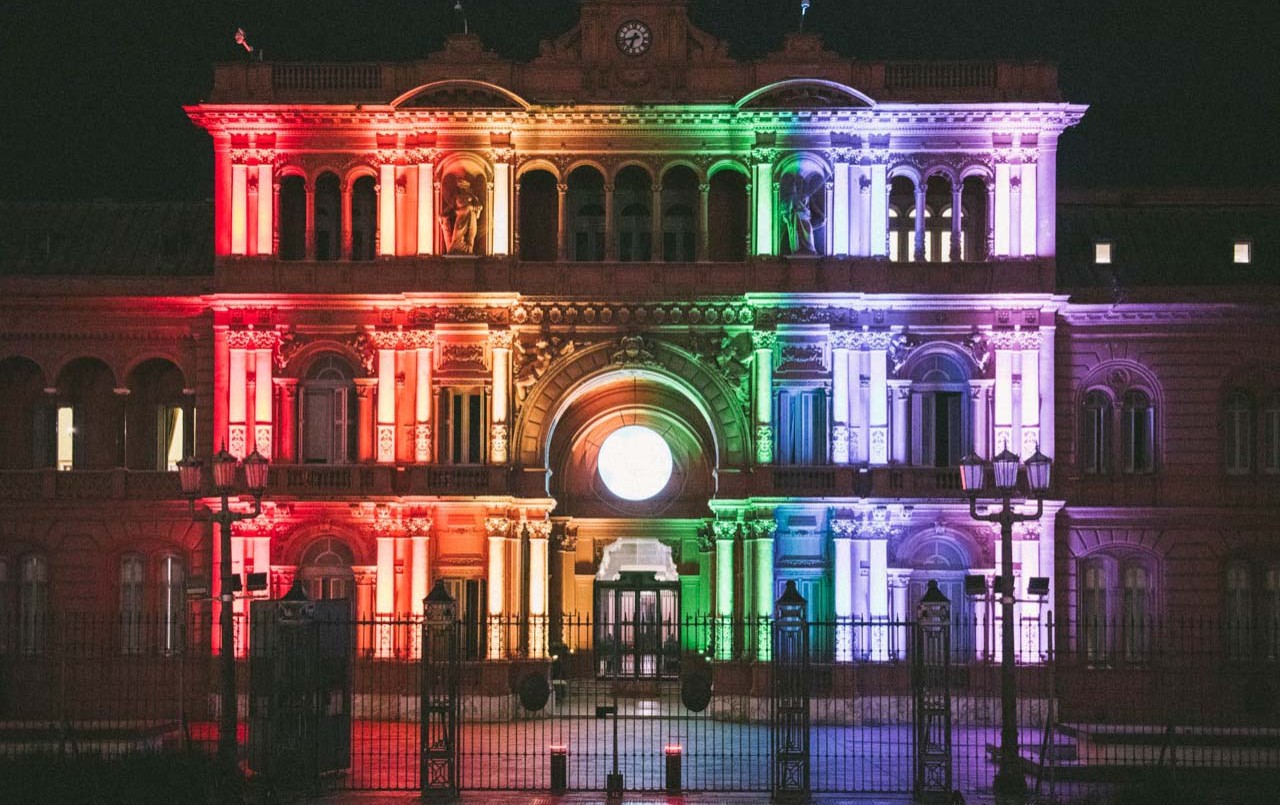 La Casa Rosada, con los colores de la comunidad LGBTI+ | Política y economía