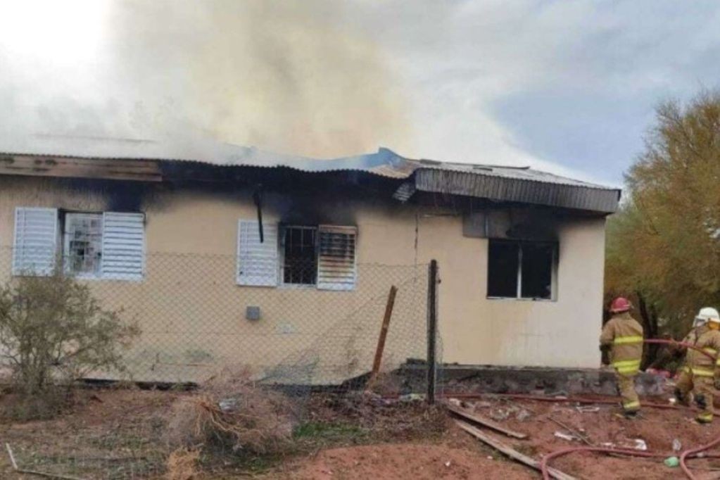 Dos obreros murieron y una docente sufrió heridas graves por explosión en una escuela rural | Actualidad