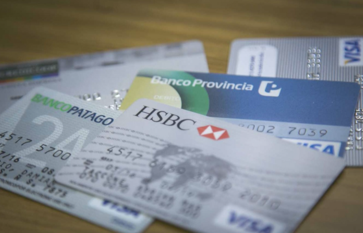 La AFIP oficializó la suba del reintegro por compras con tarjeta de débito | Economía