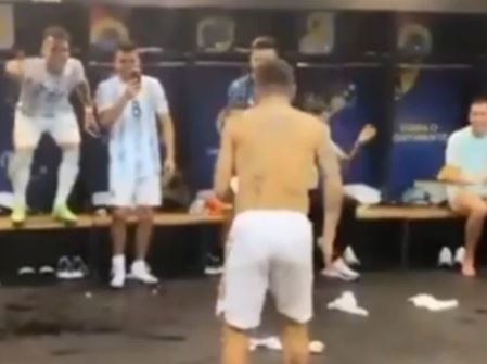 "Papu dance": así festejó la selección argentina en el vestuario | Deportes