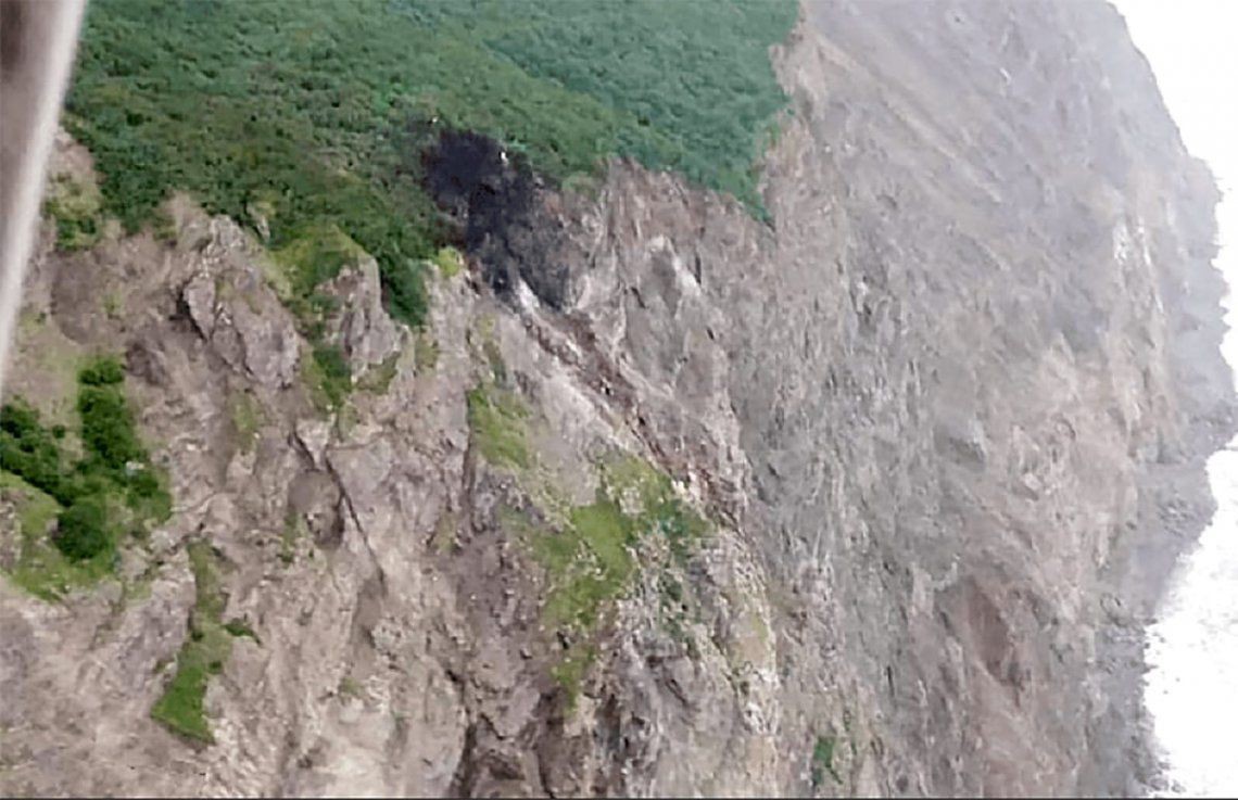 Hallan los restos de 19 víctimas por el accidente aéreo en Kamchatka y declaran tres días de duelo | Internacionales