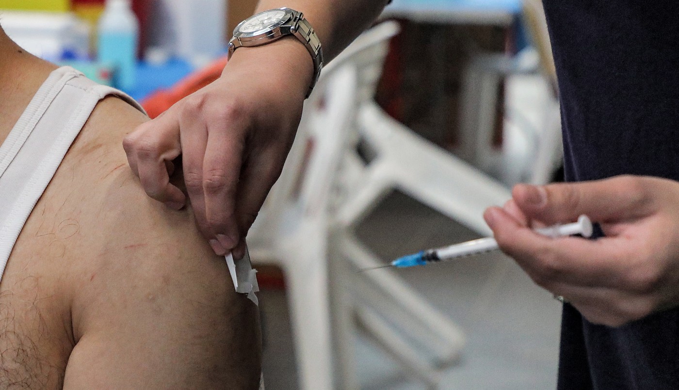 Israel anunció que comenzará a aplicar una tercera dosis de la vacuna de Pfizer contra el coronavirus | Internacionales