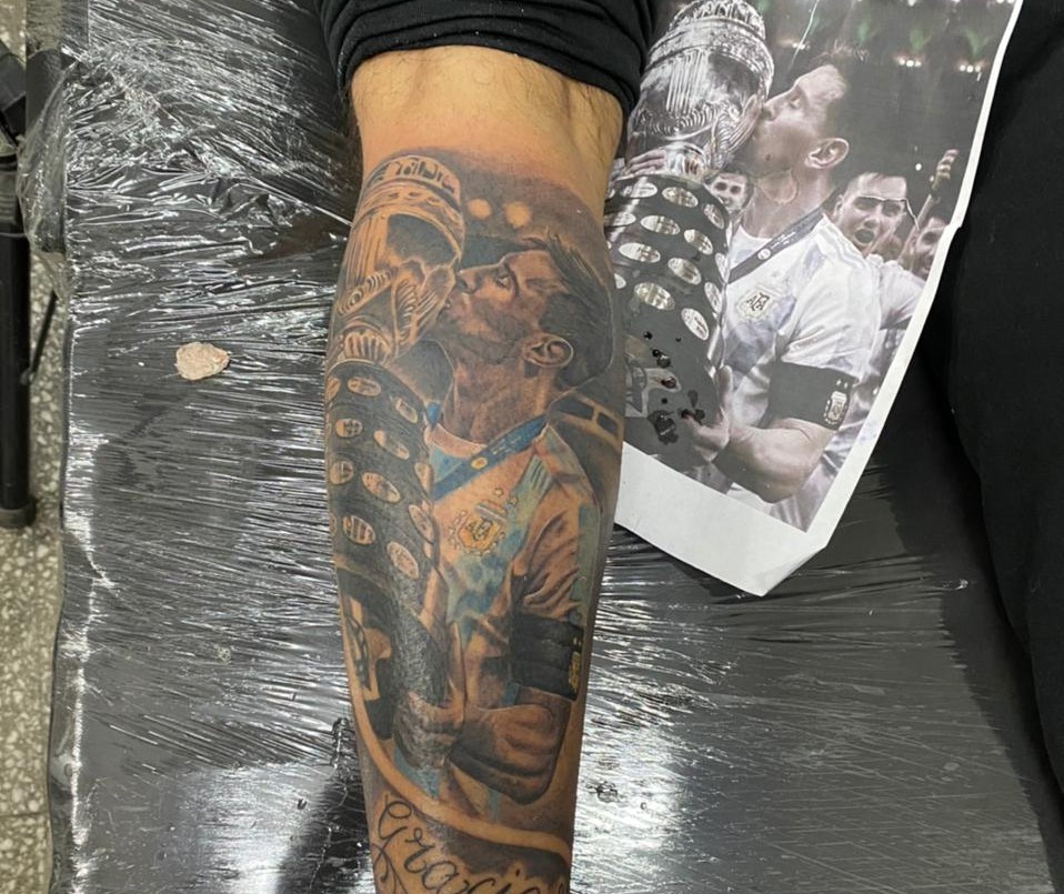 Es cordobés y se tatuó a Messi levantando la copa | Córdoba