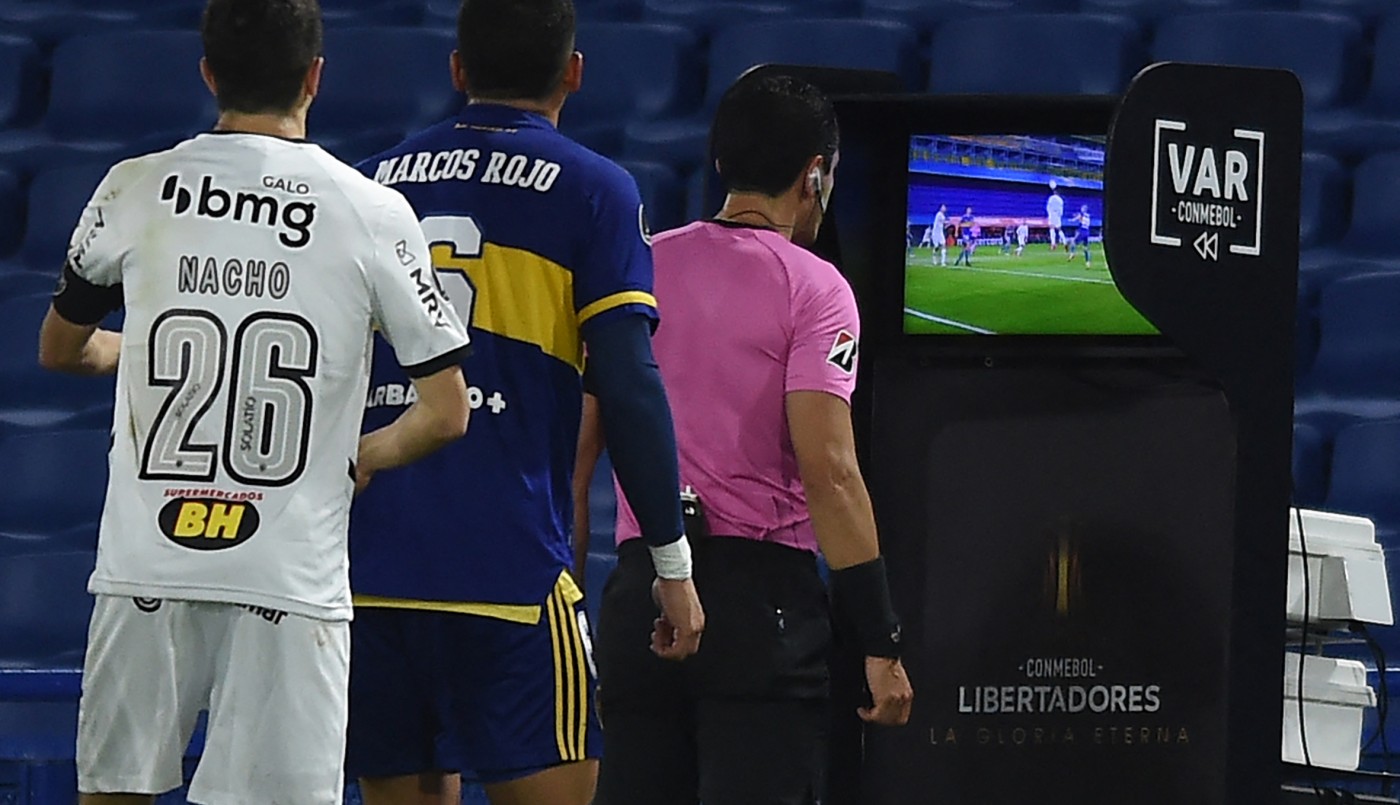 Suspendieron al árbitro colombiano Rojas por su mal desempeño en el partido entre Boca y Atlético Mineiro | Deportes