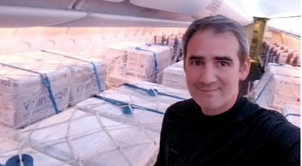 El piloto del interior cordobés que se encarga de traer miles de dosis contra el Covid | Córdoba