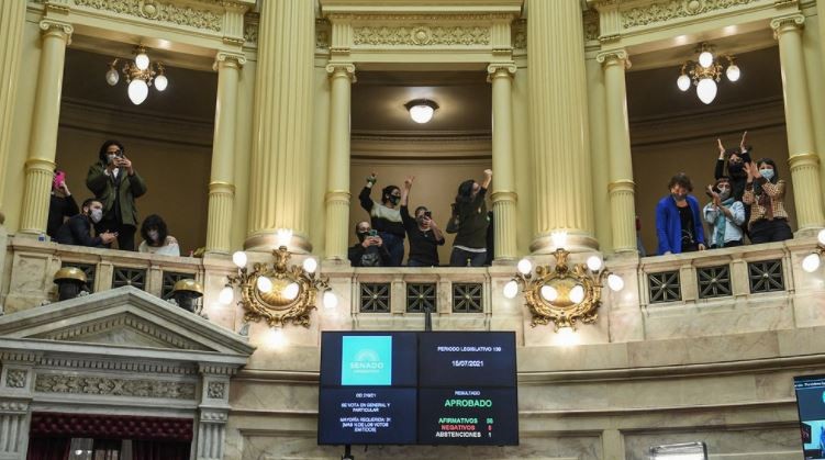 El Senado dio media sanción al proyecto de ley que regula la producción industrial de cannabis medicinal y sus derivados | Política y economía