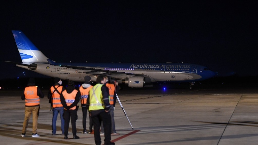 Llegaron al país 3,5 millones de dosis de la vacuna Moderna desde Estados Unidos | Actualidad