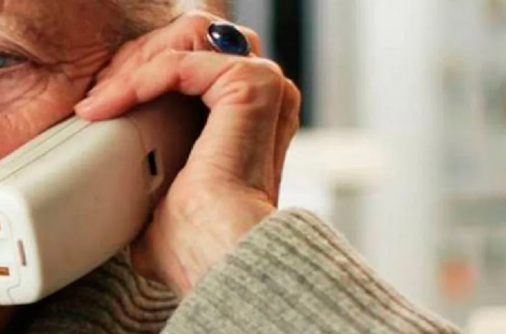 Engañaron a una anciana para despojarla de medio millón de pesos | Córdoba