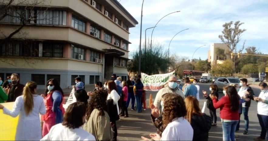 Protestan trabajadores de la salud, buscando concientizar en la emergencia | Córdoba