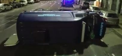 La camioneta de la Policía que chocó y volcó en Parque Patricios iba a realizar las pericias del caso Chano | Actualidad