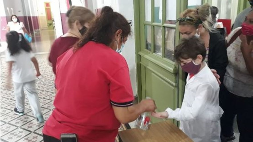 Vuelta a clases presenciales: la emoción del reencuentro en la escuela | Córdoba