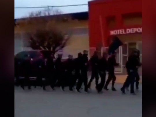 Escándalo en Chubut por el entrenamiento de la policía: "Piquetero, ten cuidado" | Actualidad