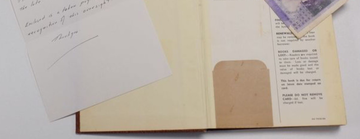 Con 50 años de retraso, devolvió un libro a la biblioteca: la nota de disculpa | Internacionales