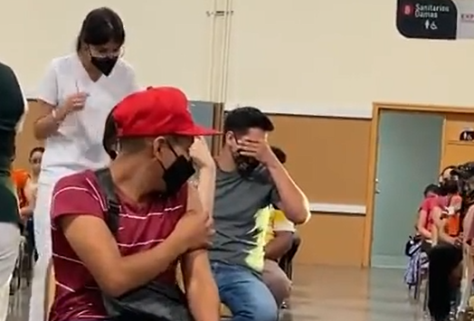 Video: Gritó de miedo al recibir la vacuna contra el Covid y fue viral | Internacionales