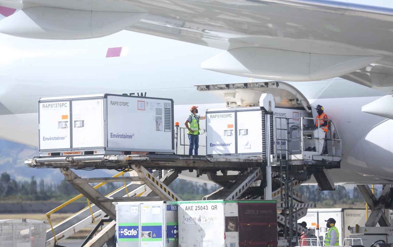 Arribó una primera tanda de vacunas del laboratorio Cansino con 200 mil dosis | Actualidad