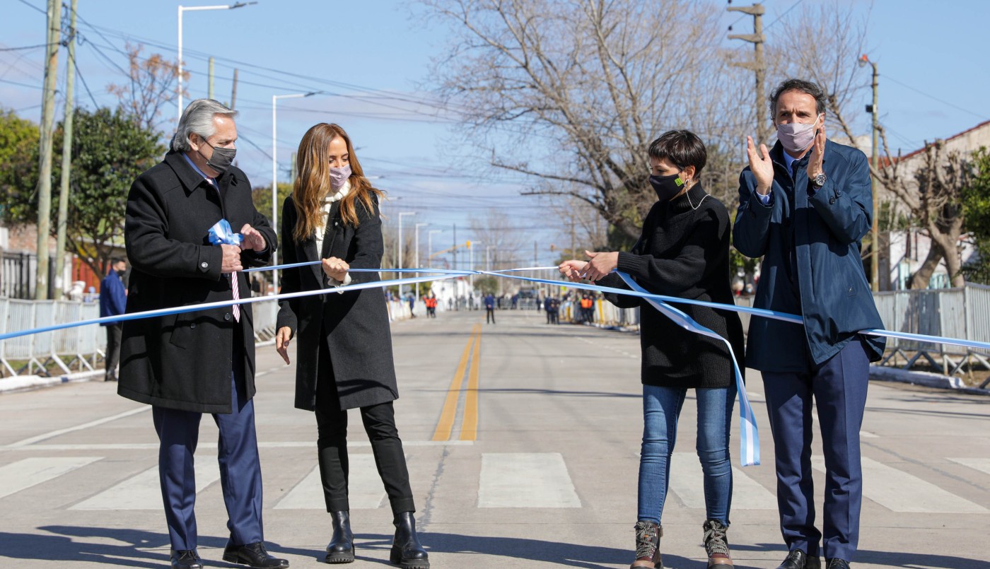 En campaña: el Presidente inauguró 100 obras y criticó el "coaching" de la oposición | Política y economía