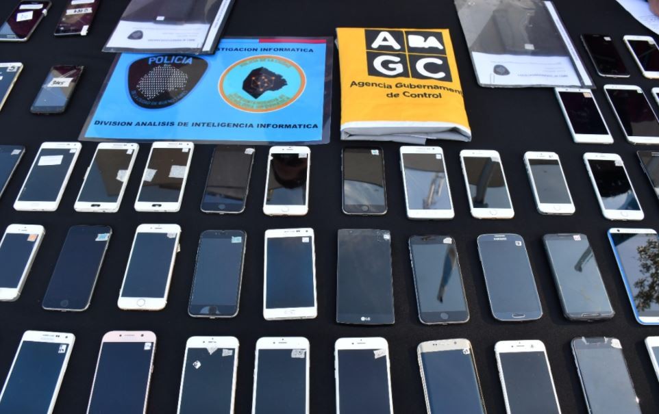 Devuelven celulares robados que fueron recuperados por la Policía de Buenos Aires | Actualidad