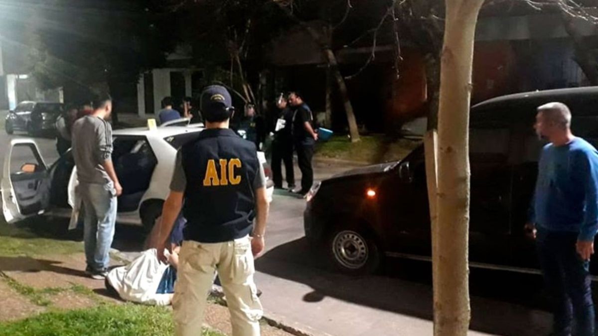 Dos policías fueron condenados por eludir una investigación a cambio de dinero | Actualidad