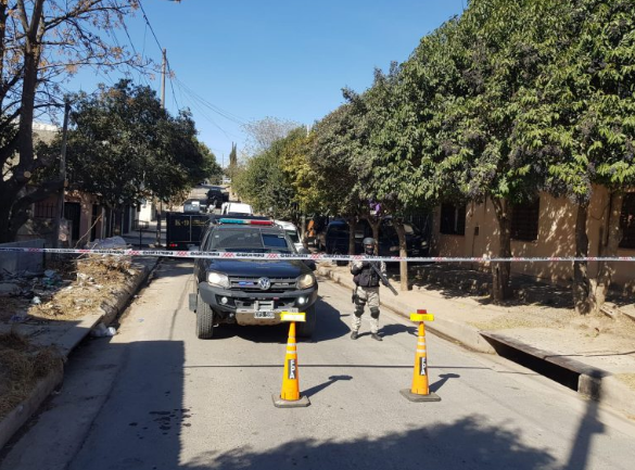 Narcomenudeo, intentaron sin suerte tirar la droga en el baño…todos detenidos | Córdoba