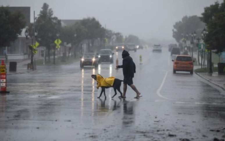 Decenas de miles de estadounidenses sin electricidad tras la llegada de la tormenta tropical Henri | Internacionales