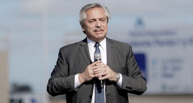 Alberto Fernández contra Mauricio Macri: "Alguien en Argentina tomó un crédito por 57 mil millones de dólares y todavía habla" | Política y economía