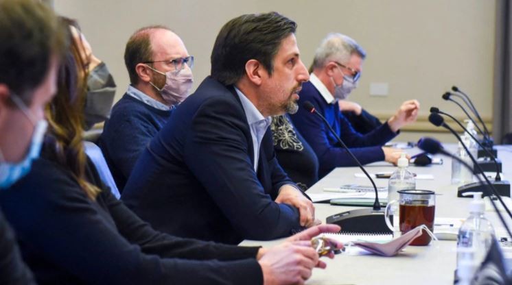 El Gobierno analiza reducir el distanciamiento para que haya más presencialidad en las escuelas | Actualidad