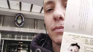 Entregan el primer DNI y pasaporte no binarios en un consulado argentino | Actualidad