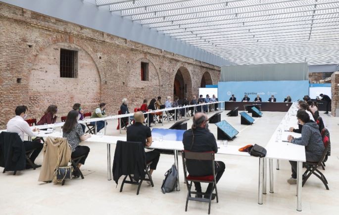 Alberto Fernández: "Los científicos iluminaron la pandemia en un momento muy oscuro para el mundo" | Política y economía