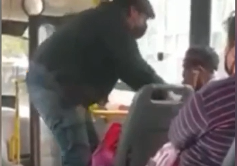 Subió al colectivo sin barbijo y el chofer lo sacó a los golpes | Actualidad