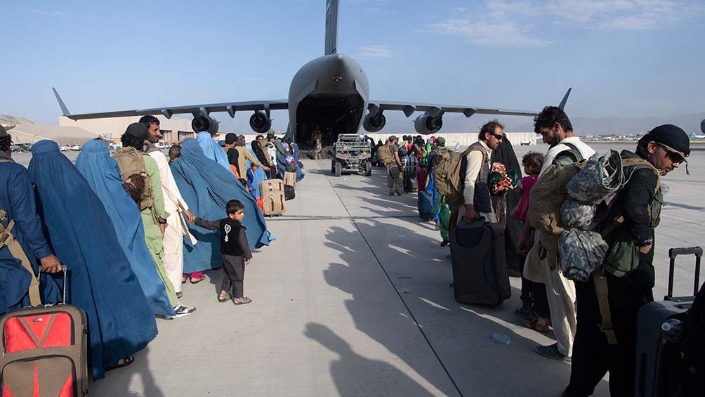 Reabrió el aeropuerto de Kabul para la llegada de ayuda humanitaria | Internacionales