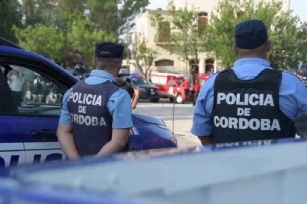 Le robaron y llamó 22 veces a la policía: cuando llegó a la comisaría "estaban viendo el partido" | Actualidad