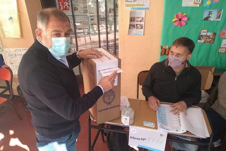 "Juego a matar o morir siempre": la contundente frase de Luis Juez al emitir su voto | Elecciones Legislativas 2021