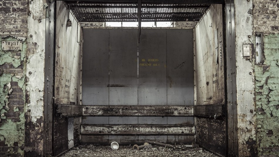 Hallaron un esqueleto dentro de un ascensor que llevaba 24 años fuera de servicio en un hospital | Internacionales