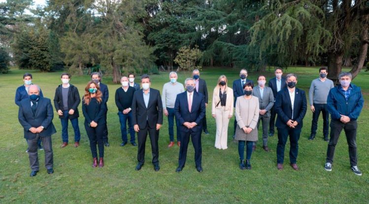 Tras la derrota en las PASO, Alberto Fernández se reunió con intendentes del conurbano | Política y economía