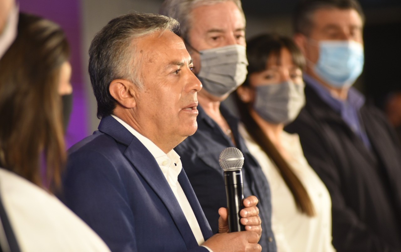 La UCR le pidió al Gobierno "dejar de jugar a la interna y dar certidumbre a los argentinos" | Política y economía