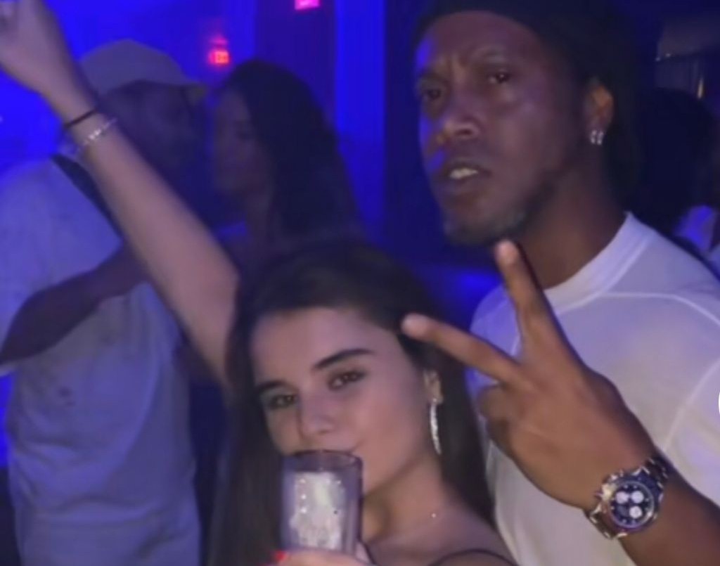 Video: El divertido encuentro de una argentina y Ronaldinho en un "after" | Deportes