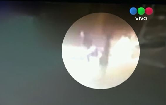 "Ataque de celos": Una joven y su pequeño hijo en grave estado tras ser prendidos fuego | Actualidad