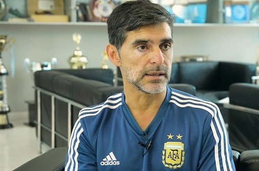 Roberto Ayala sufrió un violento robo mientras viajaba por ruta: Lo atacaron con adoquines | Actualidad
