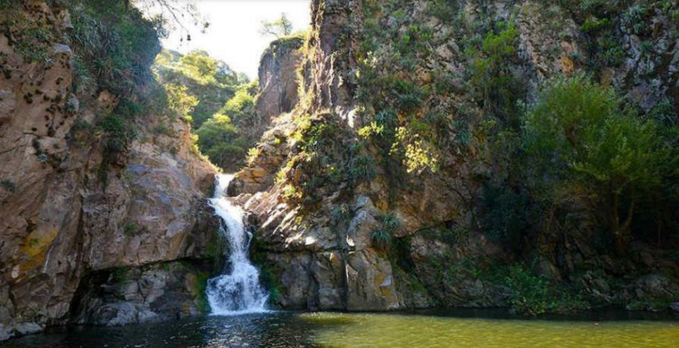 Joven murió al caer desde lo alto de la Cascada Los Hornillos | Córdoba