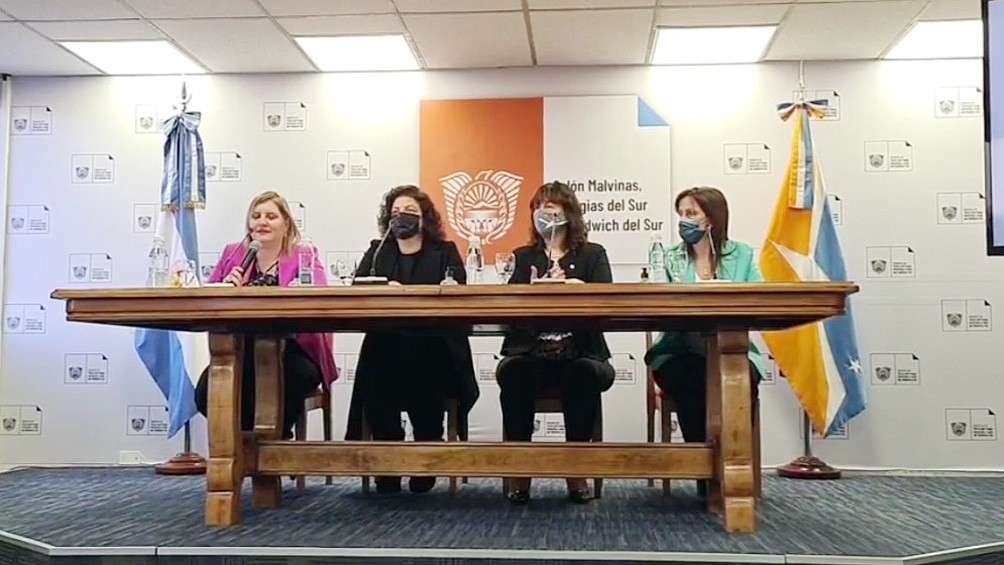 Vizzotti: "No entiendo la confusión, caminar solo sin barbijo genera cero riesgo epidemiológico" | Actualidad